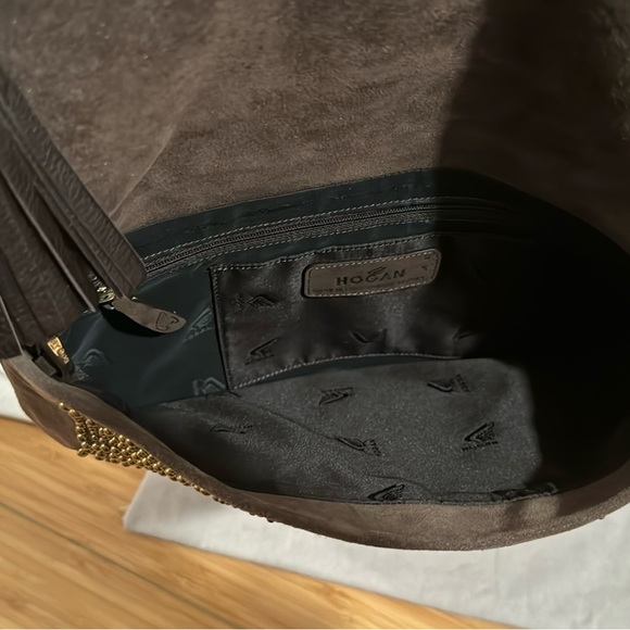 Hogan brown suede cross body /clutch bag, with brass studs. Two pockets. New - Picture 7 of 13